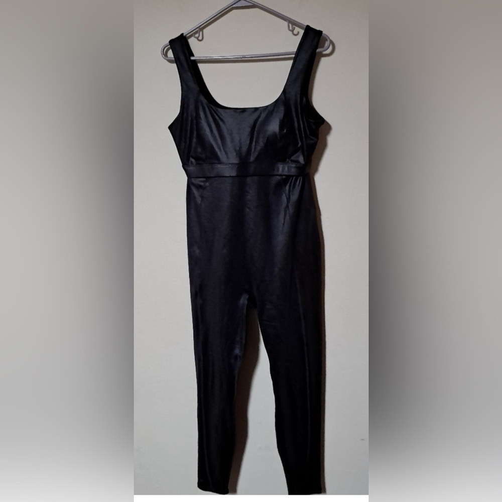 Fabletics Khloe edit jumpsuit! Black. Medium.